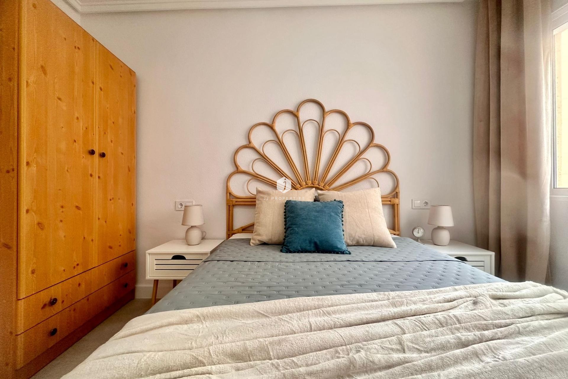 Resale - Apartment / flat -
Torrevieja - Centro