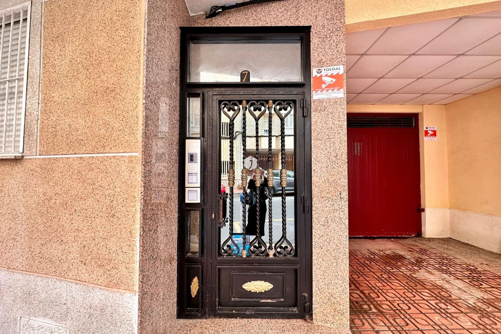 Resale - Apartment / flat -
Torrevieja - Centro