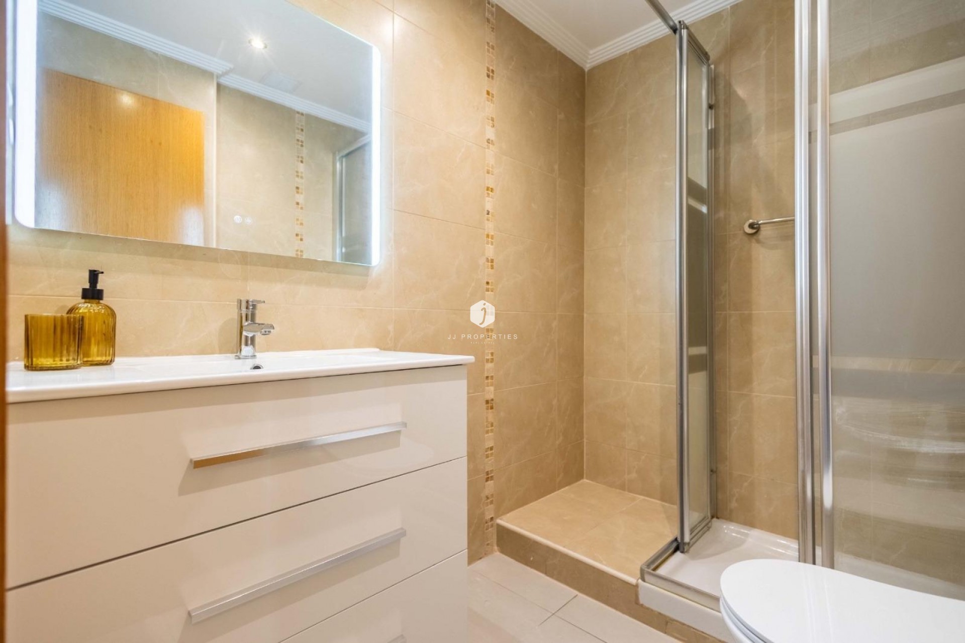 Resale - Apartment / flat -
Torrevieja - Centro