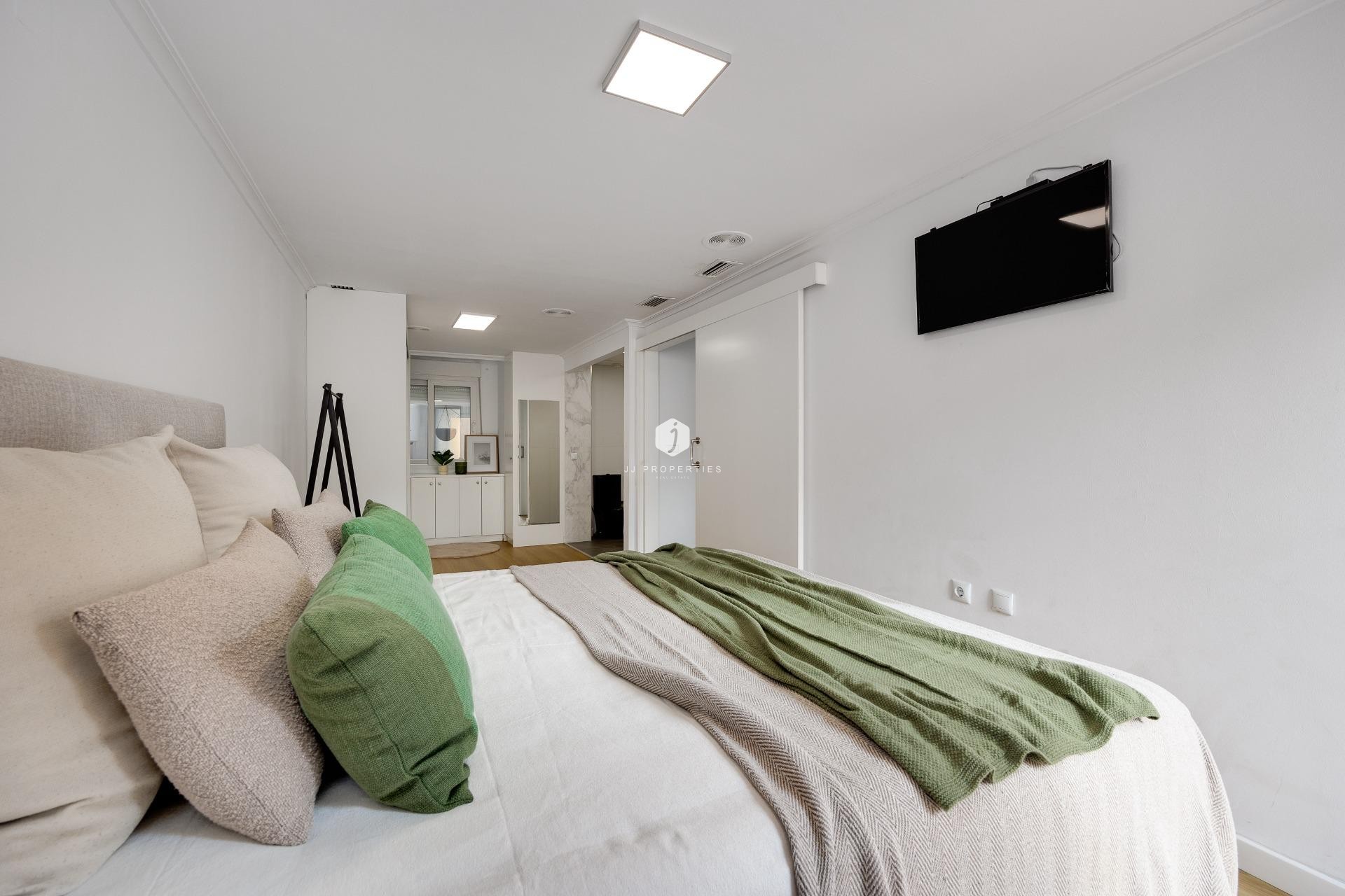 Resale - Apartment / flat -
Torrevieja - Centro