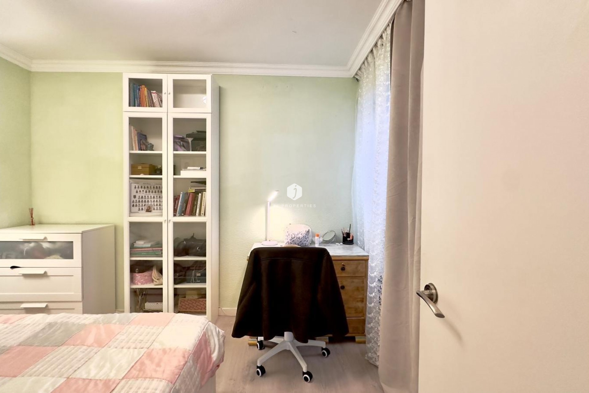 Resale - Apartment / flat -
Torrevieja - Centro