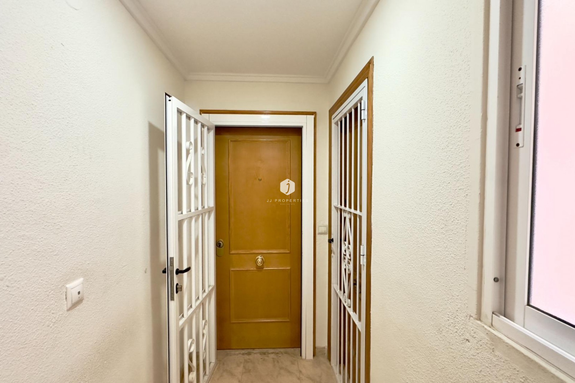 Resale - Apartment / flat -
Torrevieja - Centro