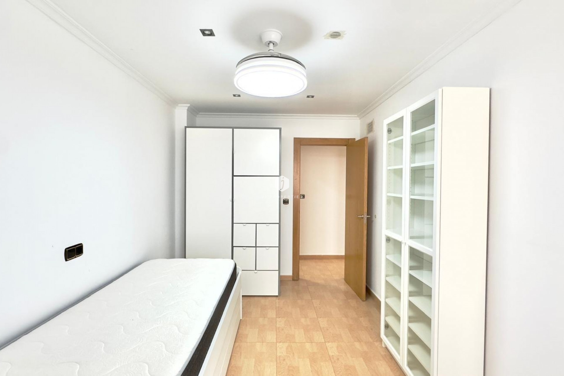 Resale - Apartment / flat -
Torrevieja - Centro