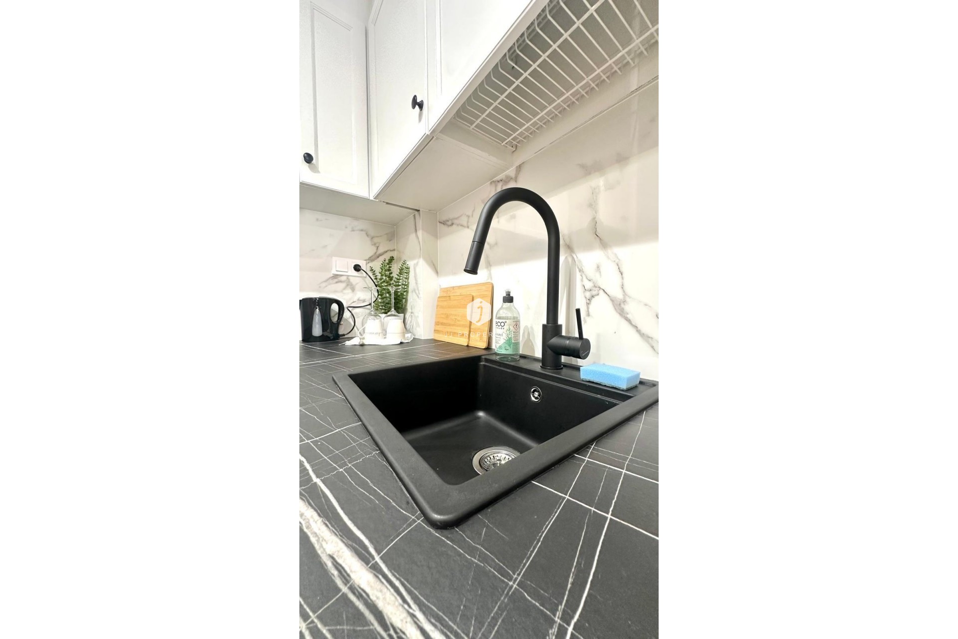 Resale - Apartment / flat -
Torrevieja - Centro