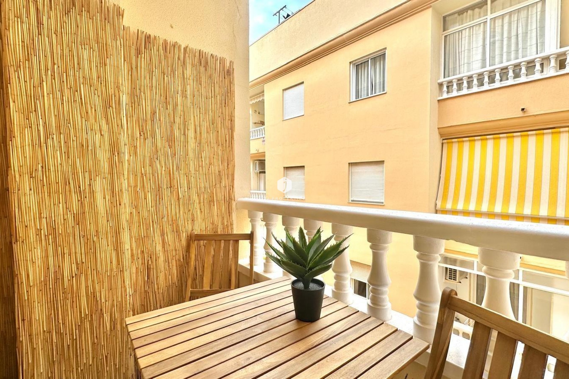 Resale - Apartment / flat -
Torrevieja - Centro