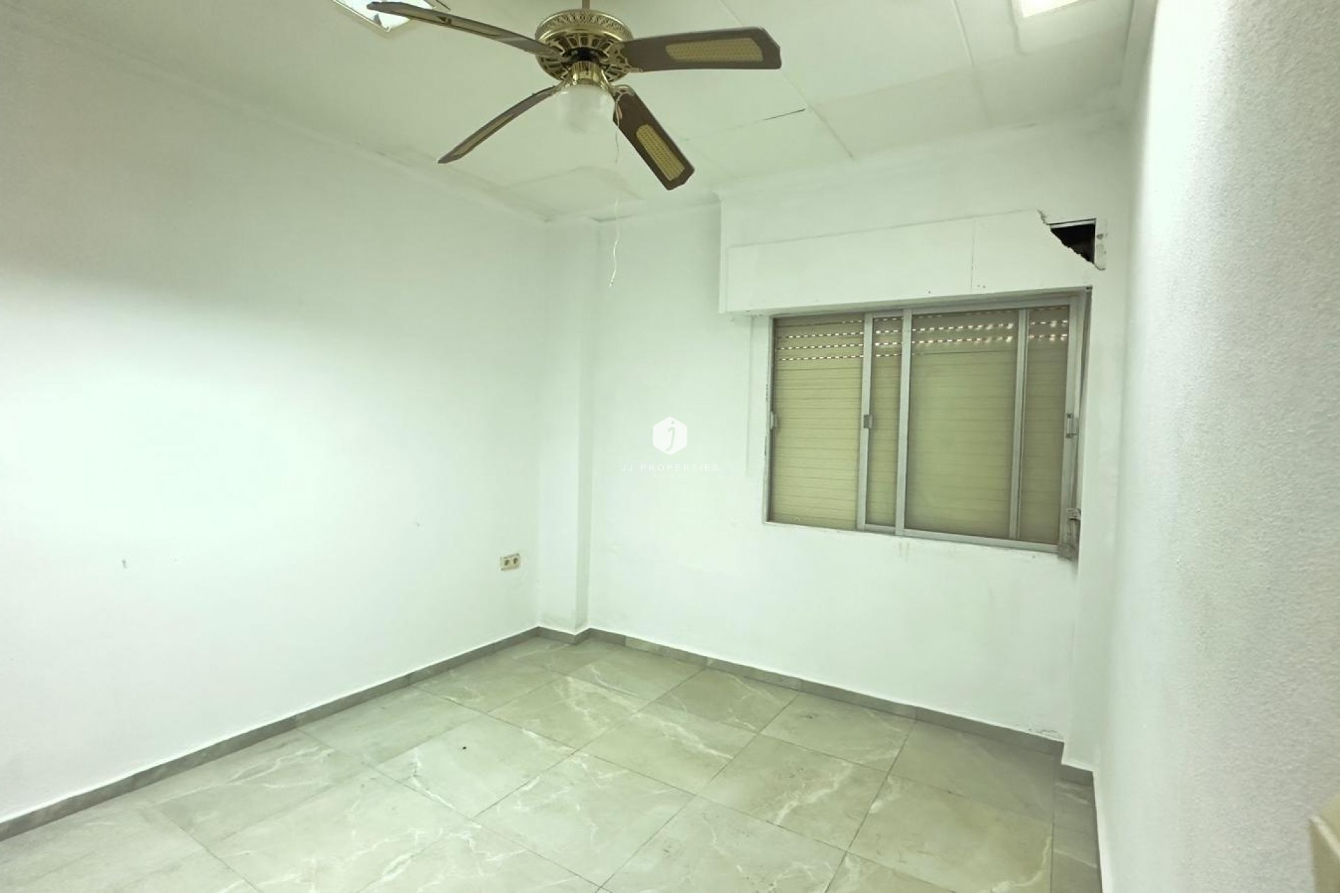 Resale - Apartment / flat -
Torrevieja - Centro