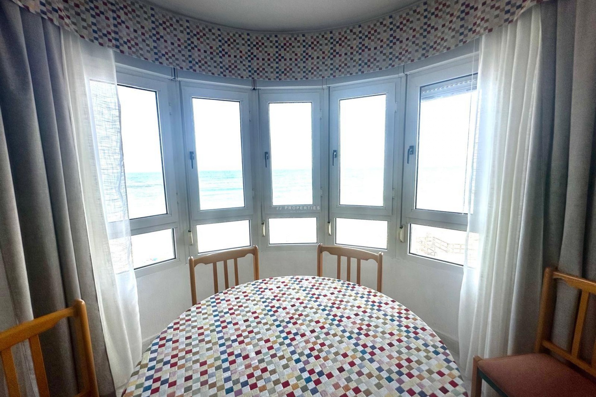 Resale - Apartment / flat -
Torrevieja - Centro