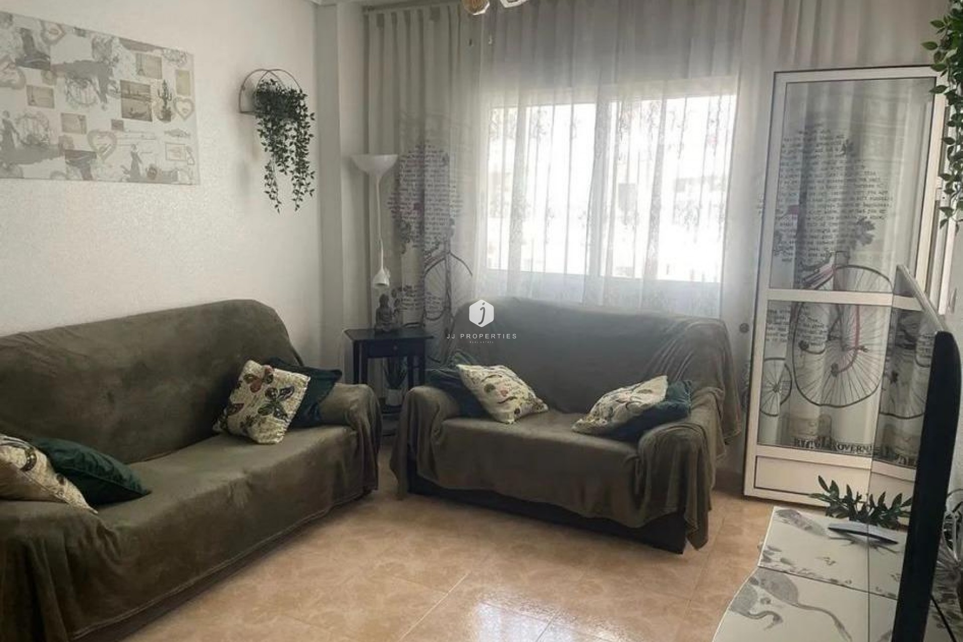 Resale - Apartment / flat -
Torrevieja - Centro