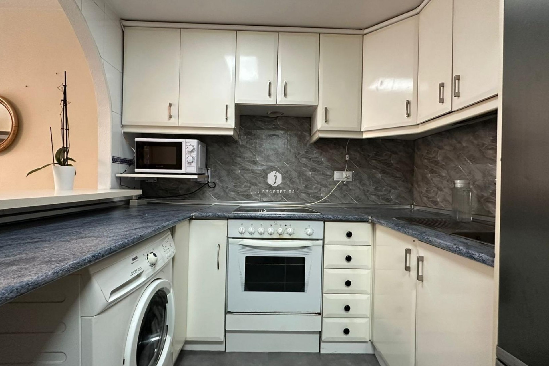 Resale - Apartment / flat -
Torrevieja - Centro