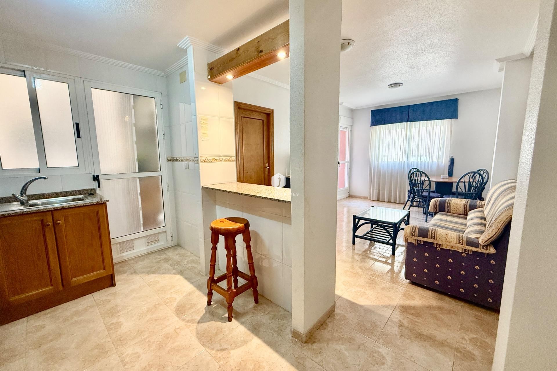 Resale - Apartment / flat -
Torrevieja - Centro