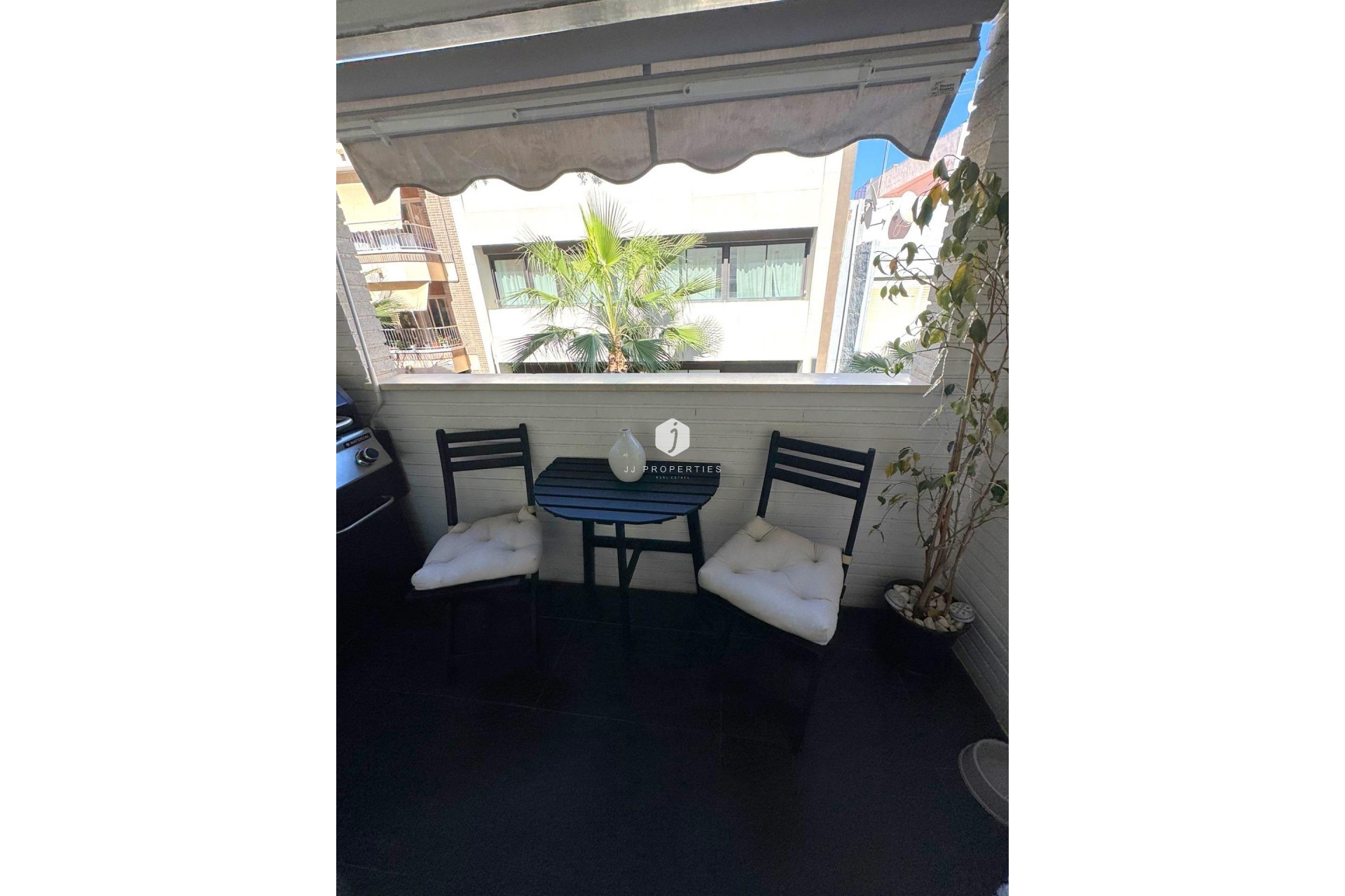 Resale - Apartment / flat -
Torrevieja - Centro