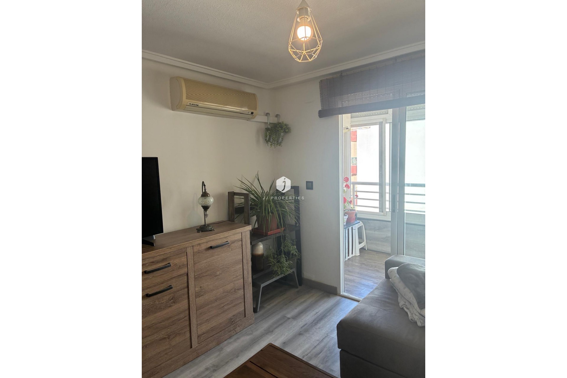 Resale - Apartment / flat -
Torrevieja - Centro