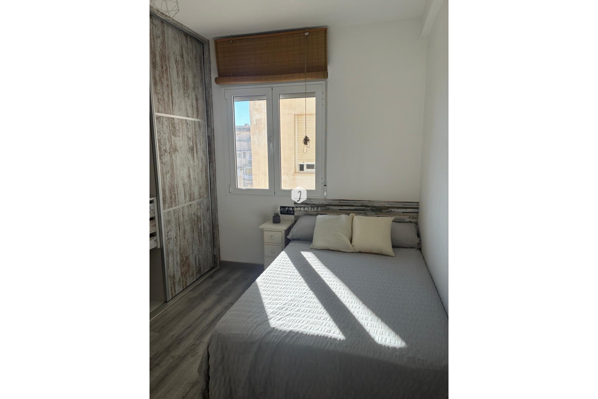 Resale - Apartment / flat -
Torrevieja - Centro