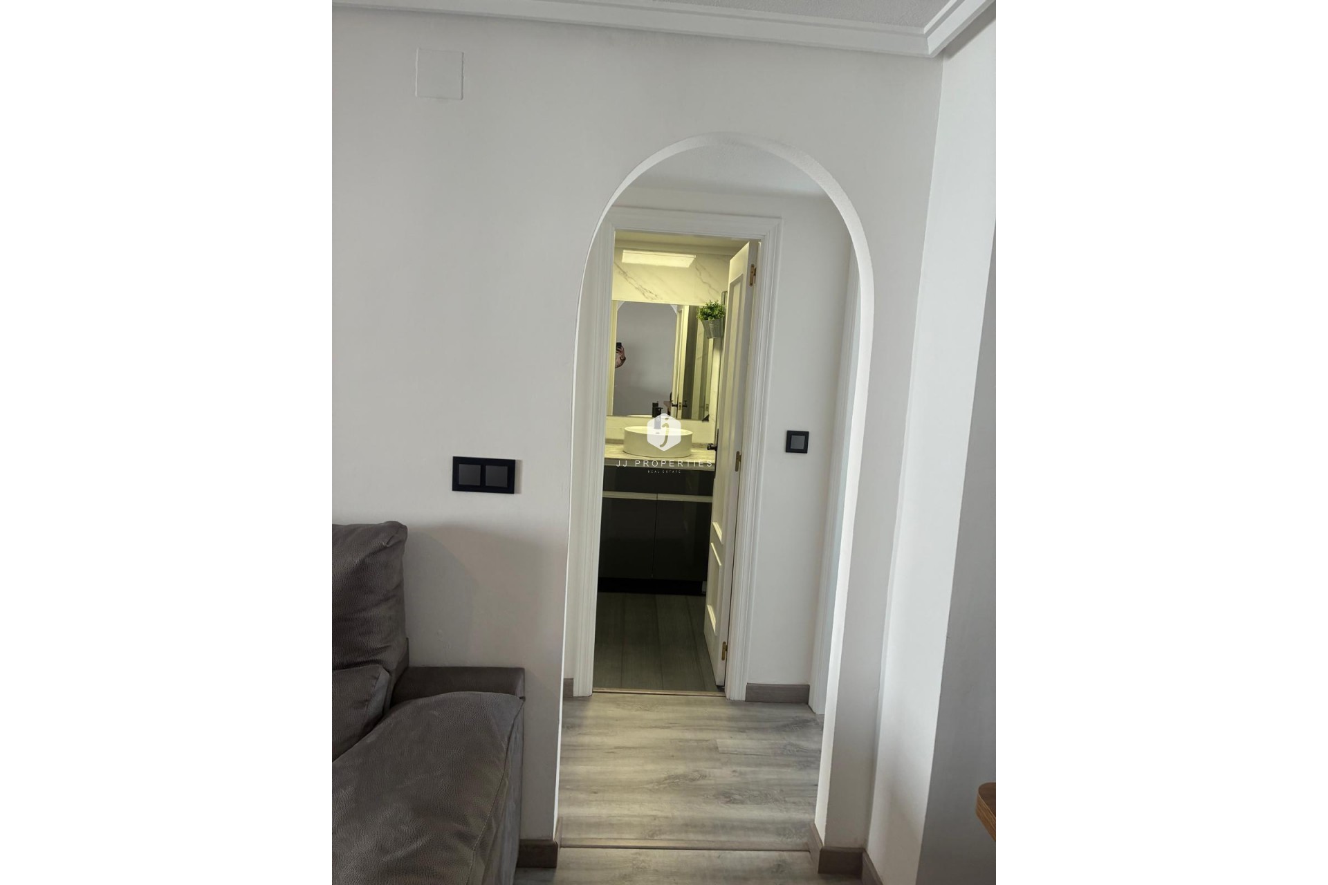 Resale - Apartment / flat -
Torrevieja - Centro