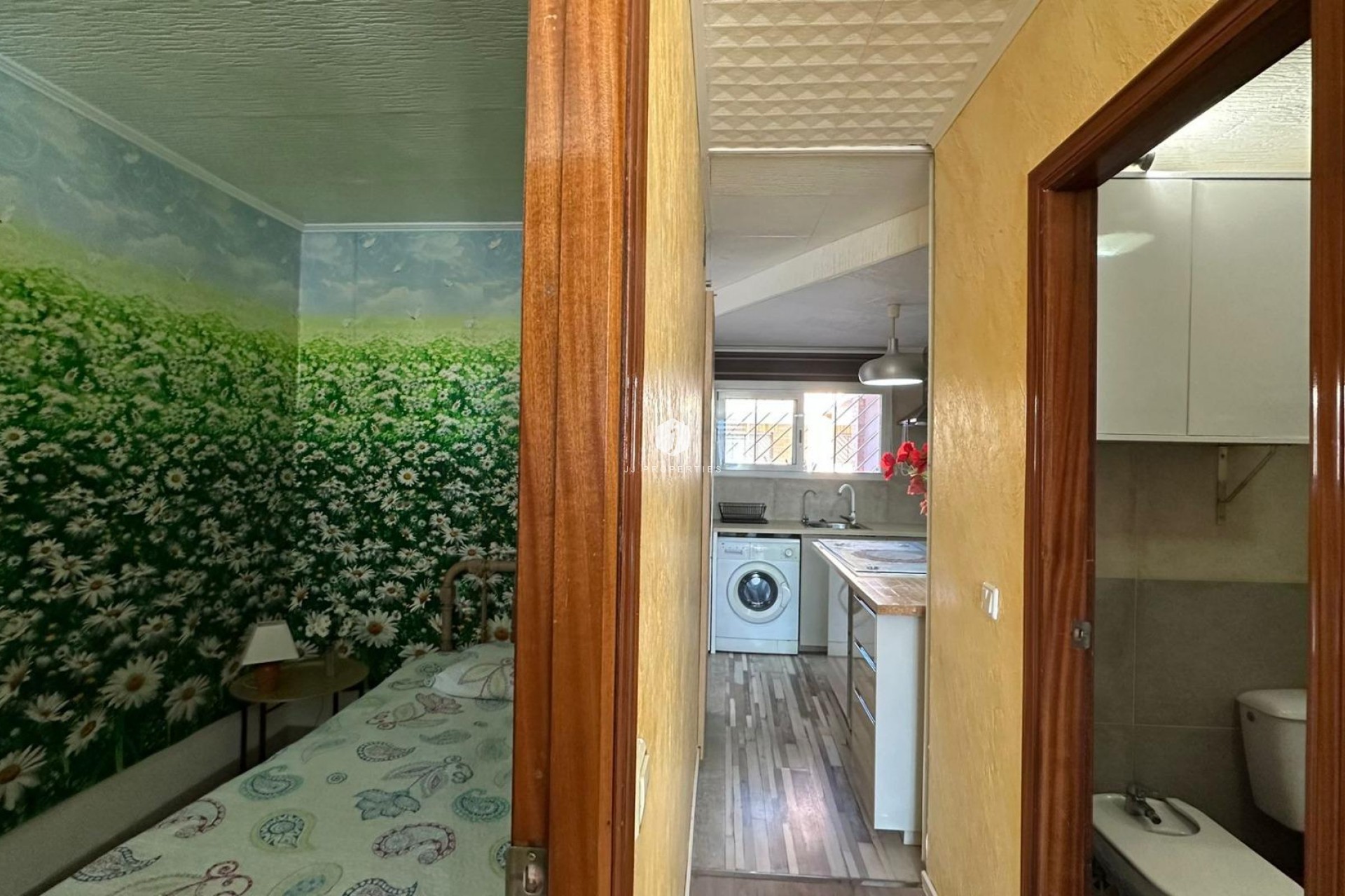 Resale - Apartment / flat -
Torrevieja - Centro