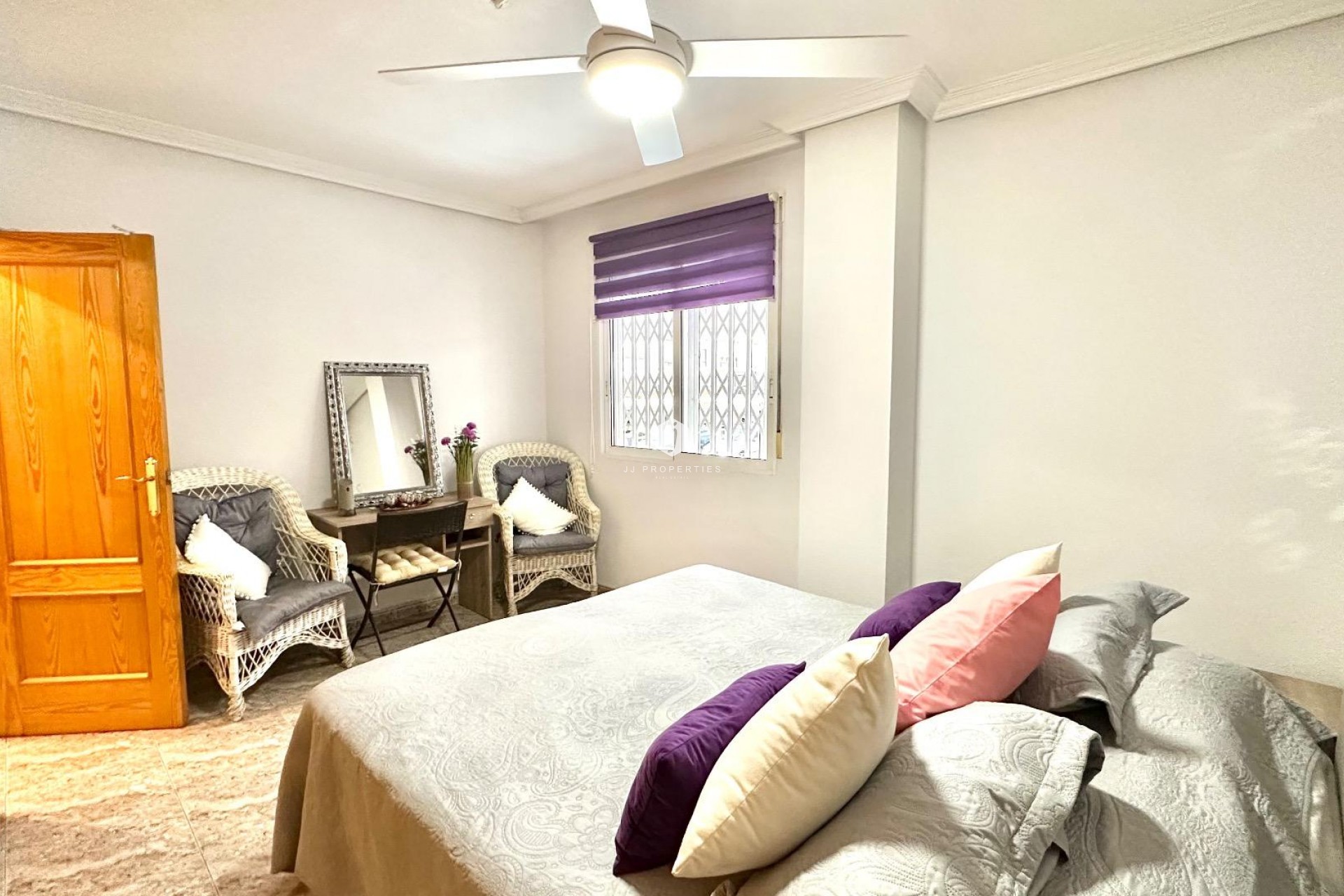 Resale - Apartment / flat -
Torrevieja - Centro