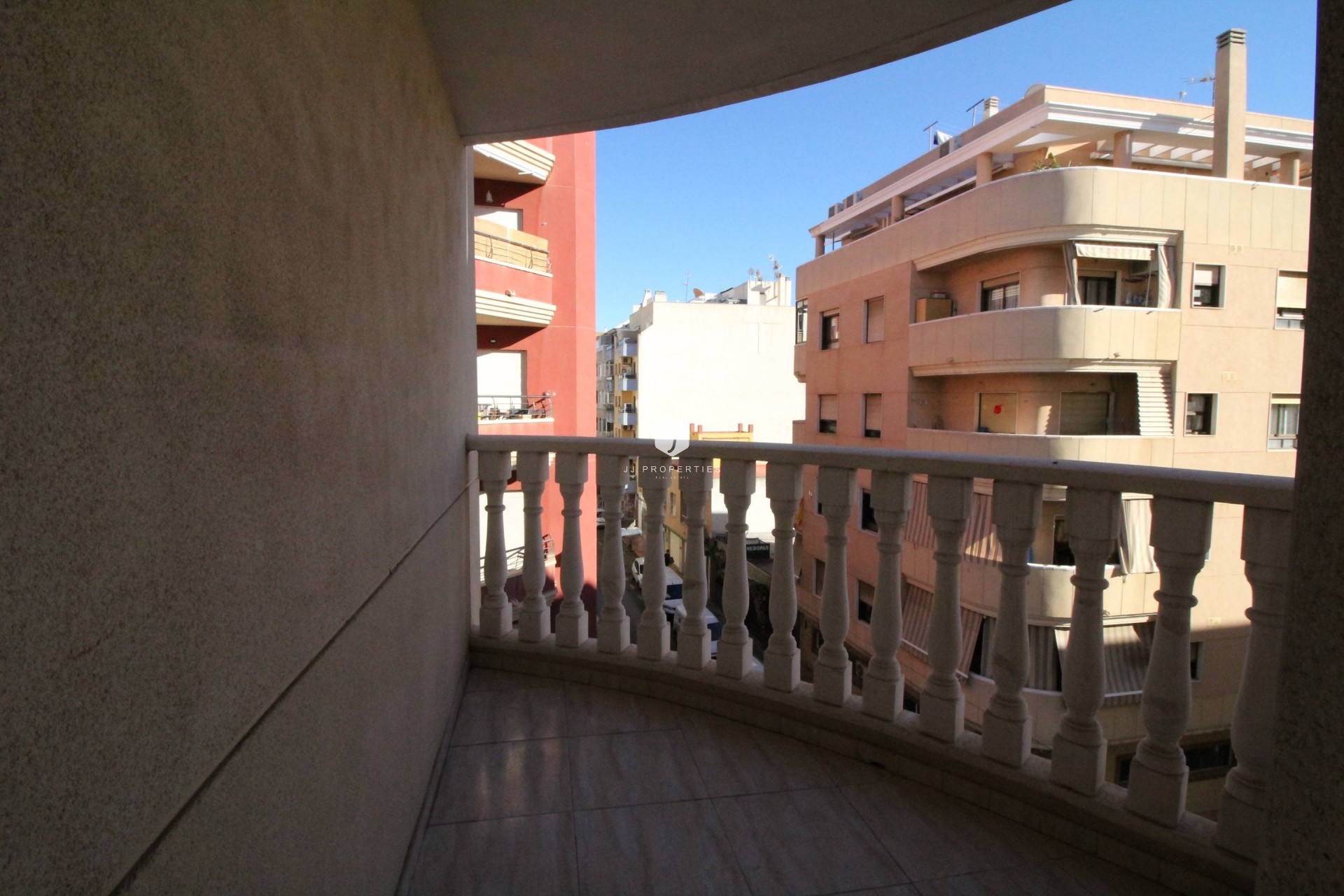 Resale - Apartment / flat -
Torrevieja - Centro