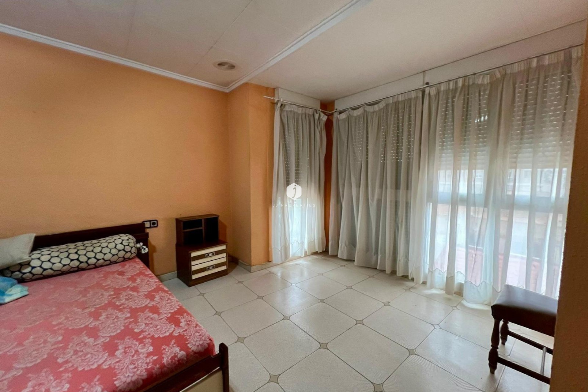 Resale - Apartment / flat -
Torrevieja - Centro