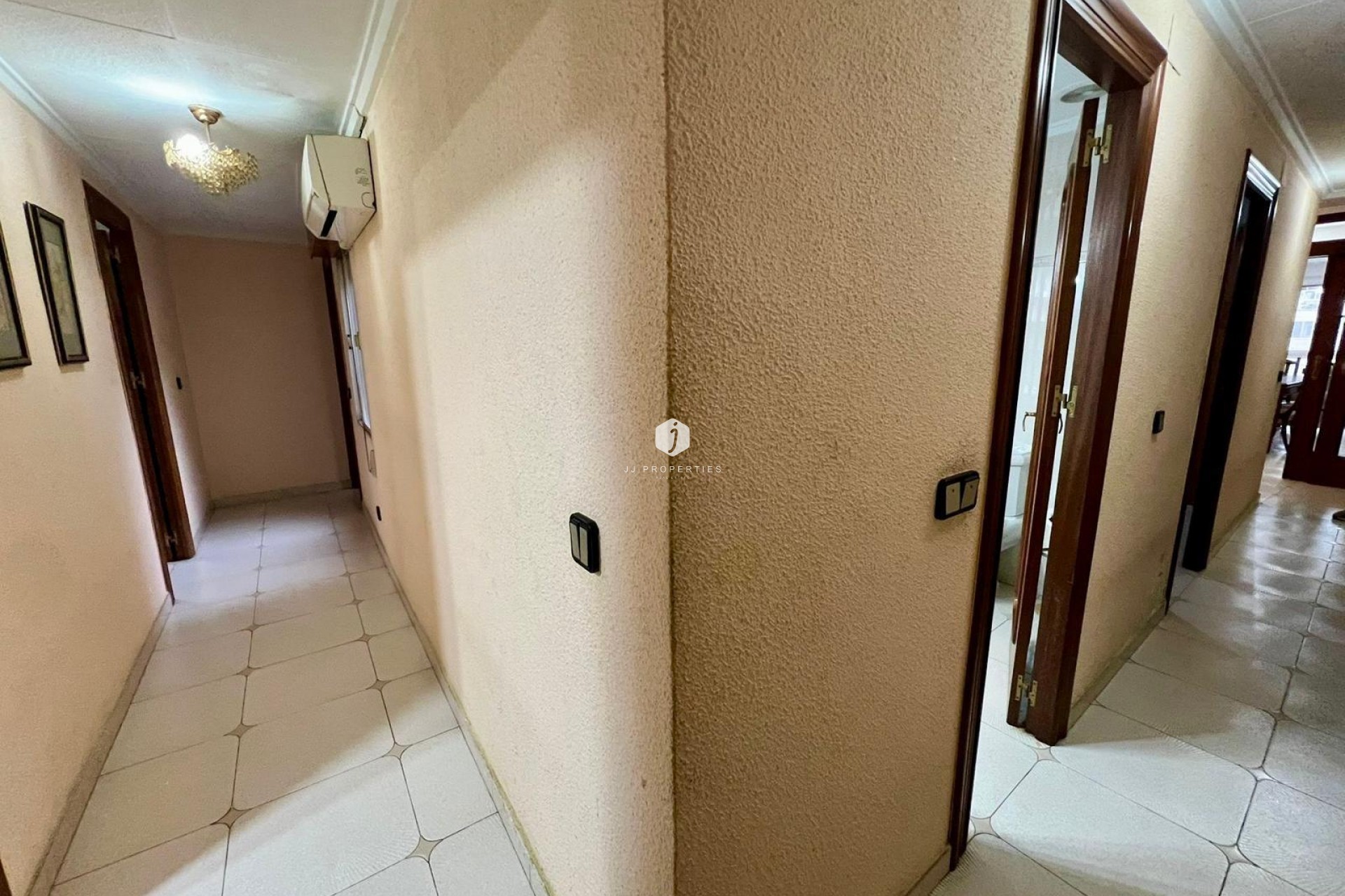 Resale - Apartment / flat -
Torrevieja - Centro