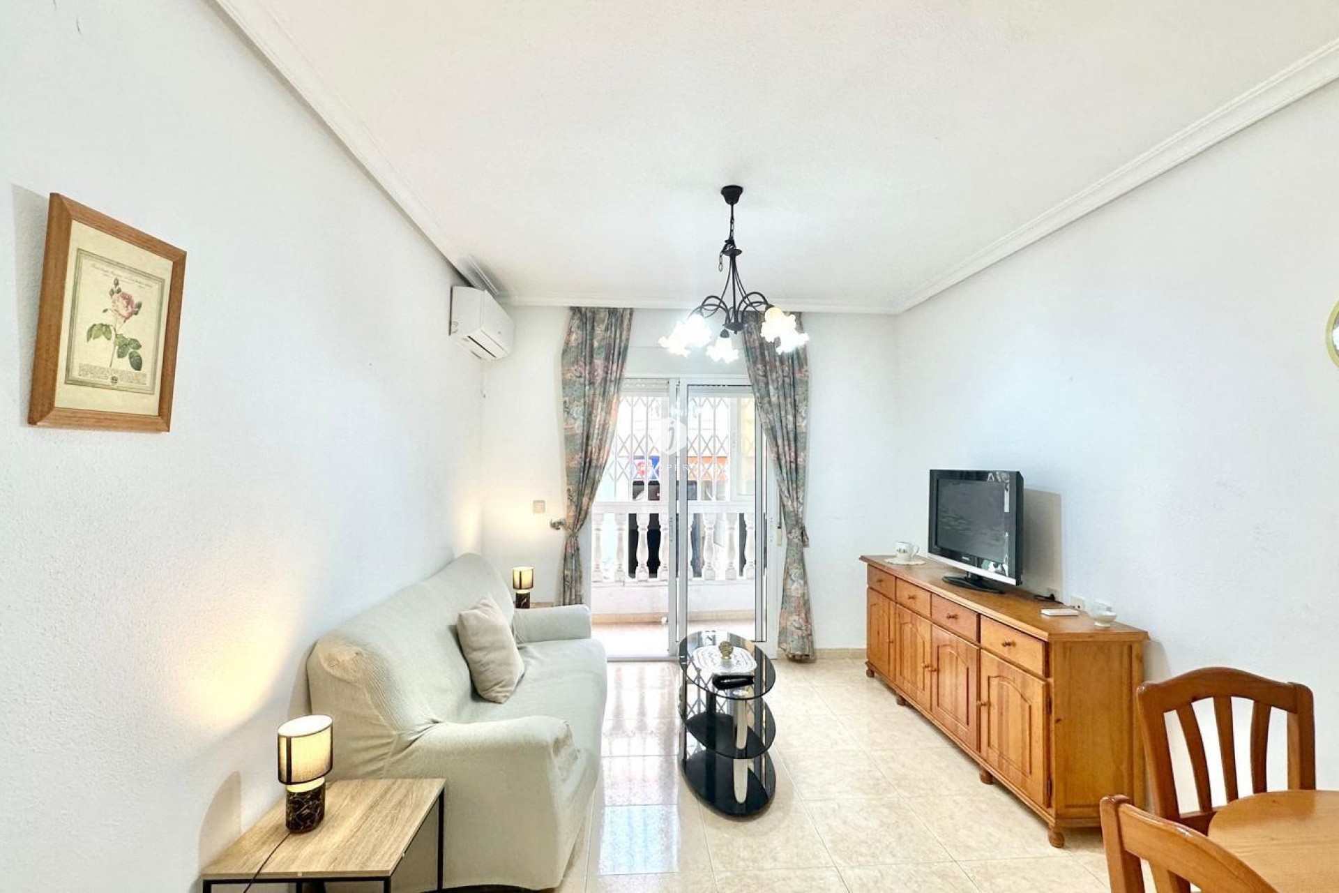 Resale - Apartment / flat -
Torrevieja - Centro