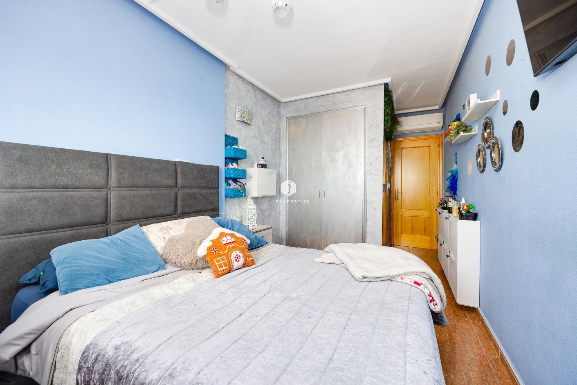 Resale - Apartment / flat -
Torrevieja - Centro