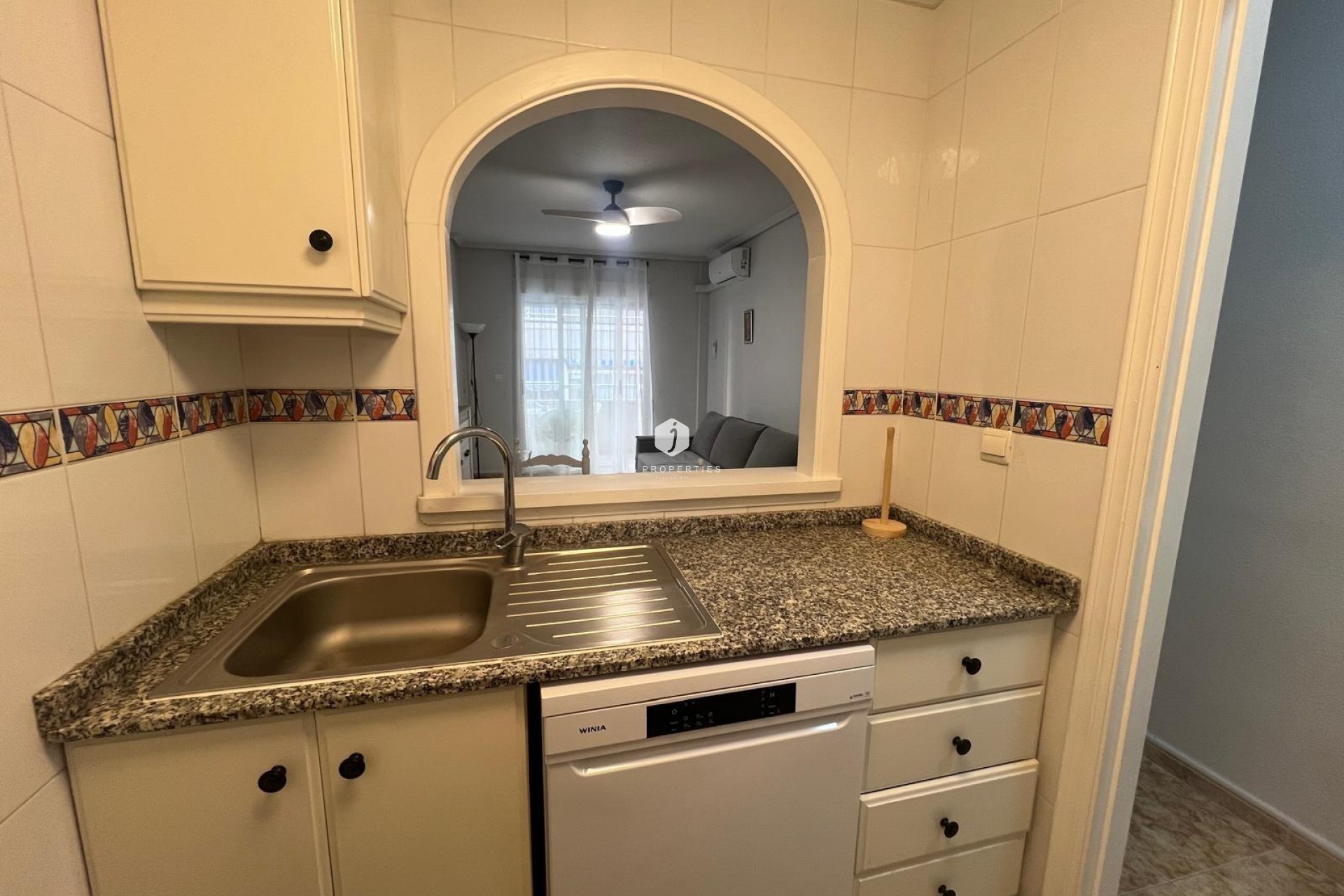 Resale - Apartment / flat -
Torrevieja - Centro