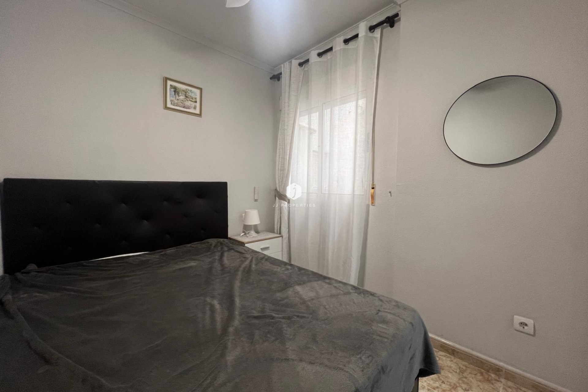Resale - Apartment / flat -
Torrevieja - Centro