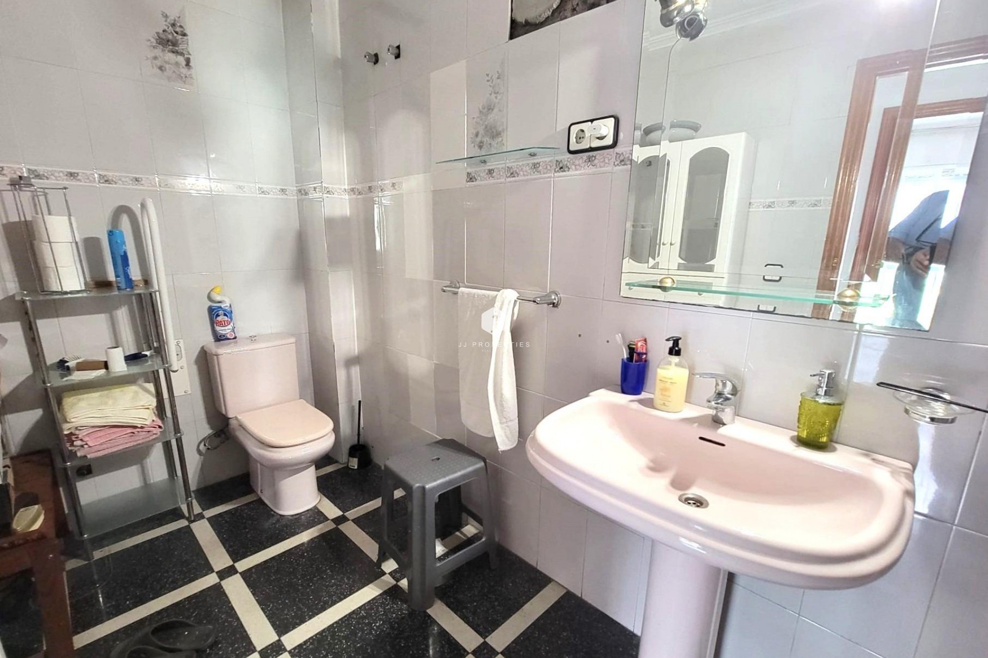 Resale - Apartment / flat -
Torrevieja - Centro