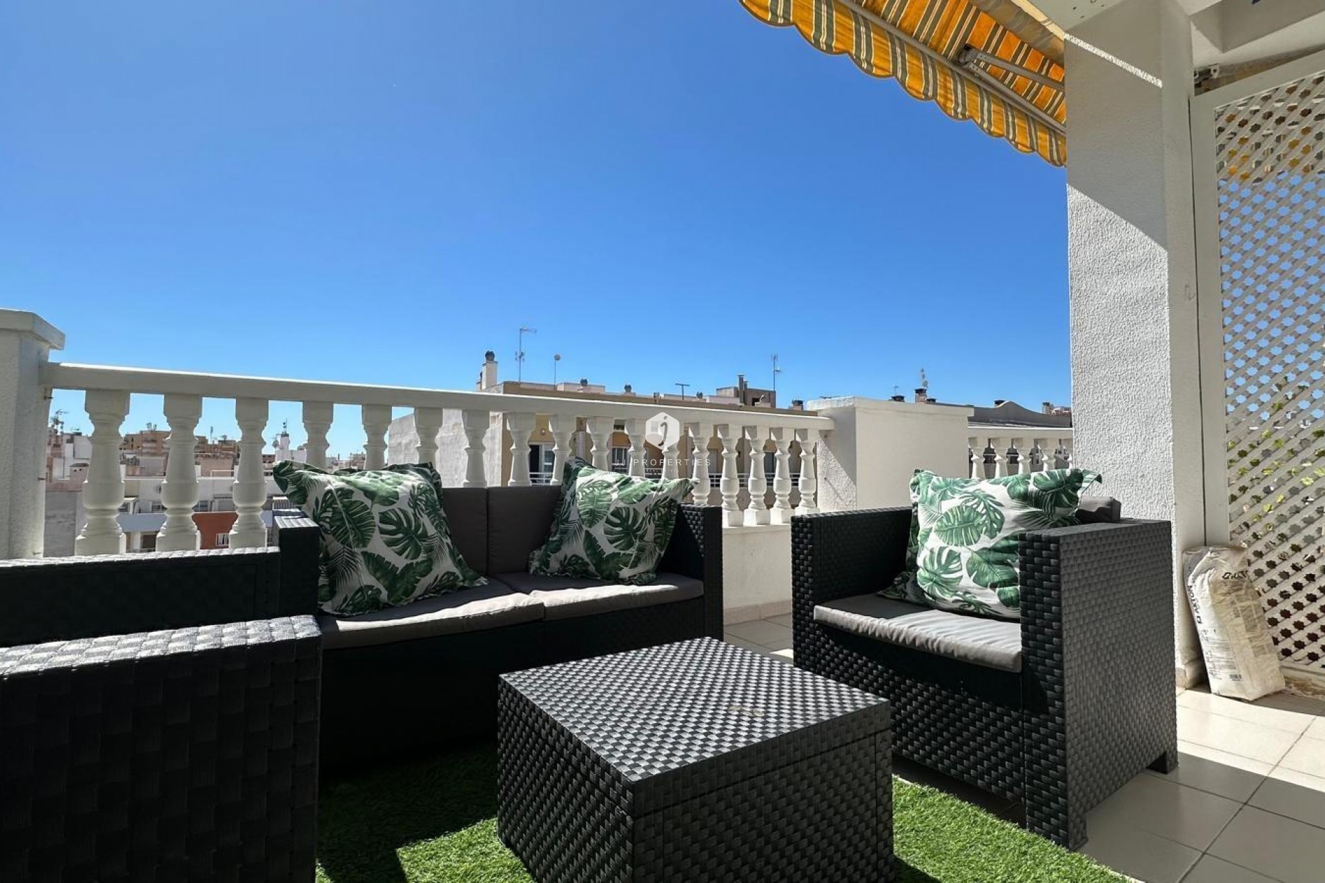 Resale - Apartment / flat -
Torrevieja - Centro