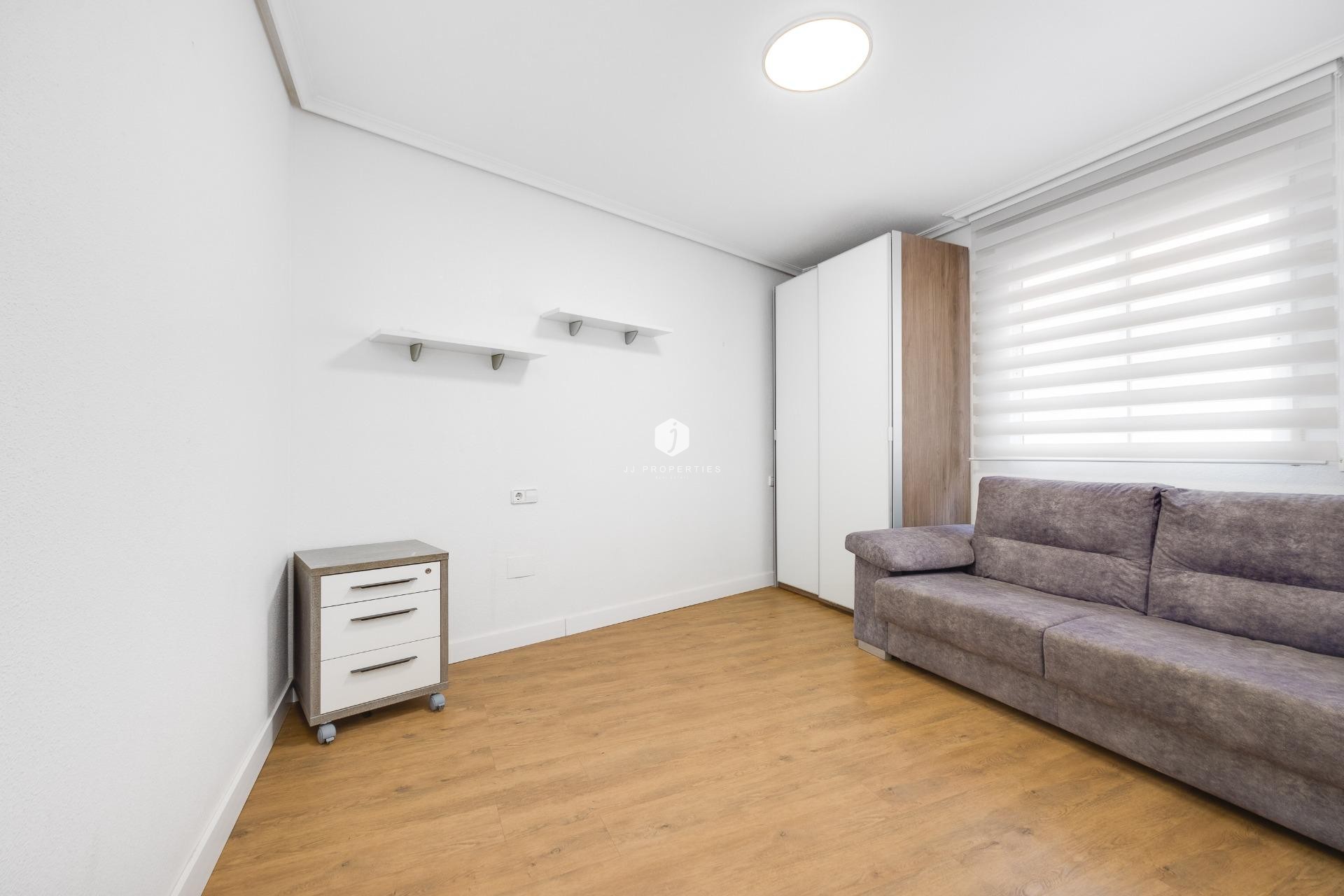 Resale - Apartment / flat -
Torrevieja - Centro