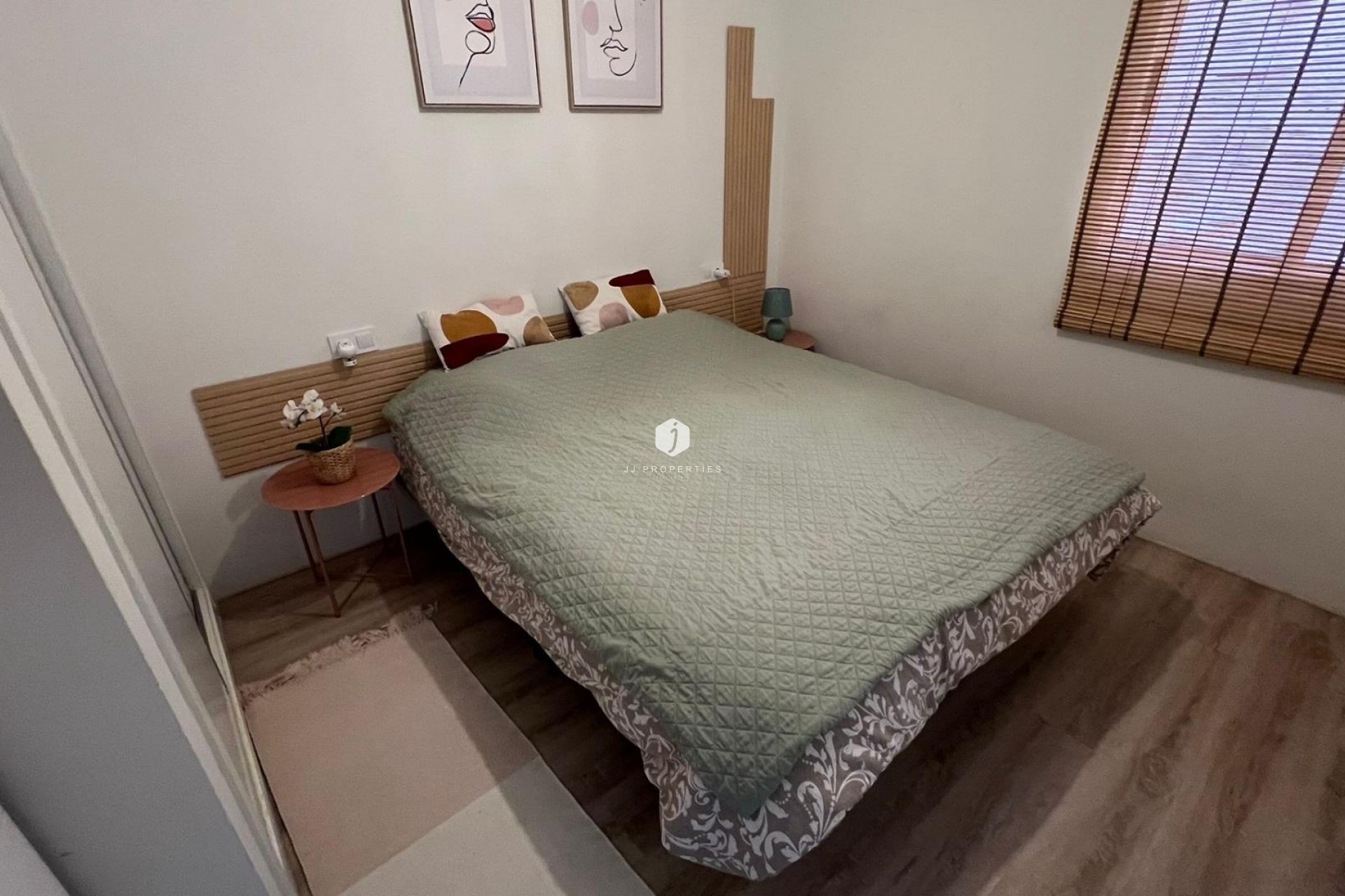 Resale - Apartment / flat -
Torrevieja - Centro