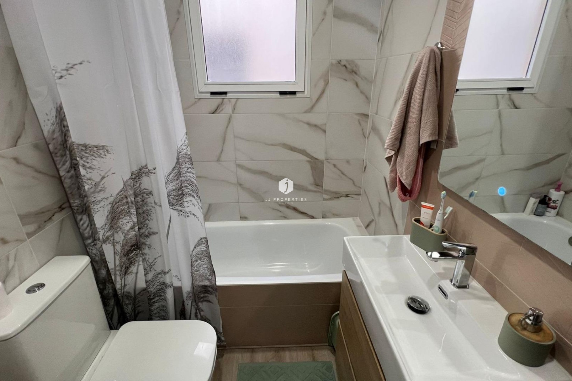 Resale - Apartment / flat -
Torrevieja - Centro