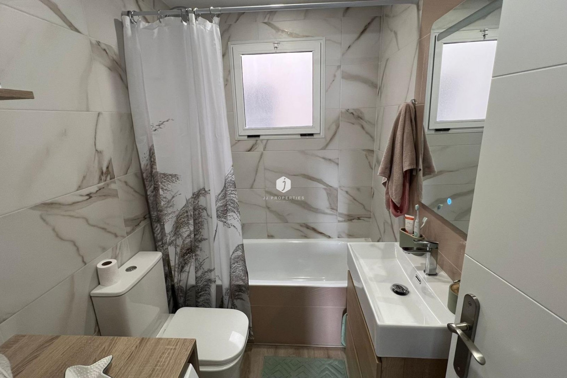 Resale - Apartment / flat -
Torrevieja - Centro