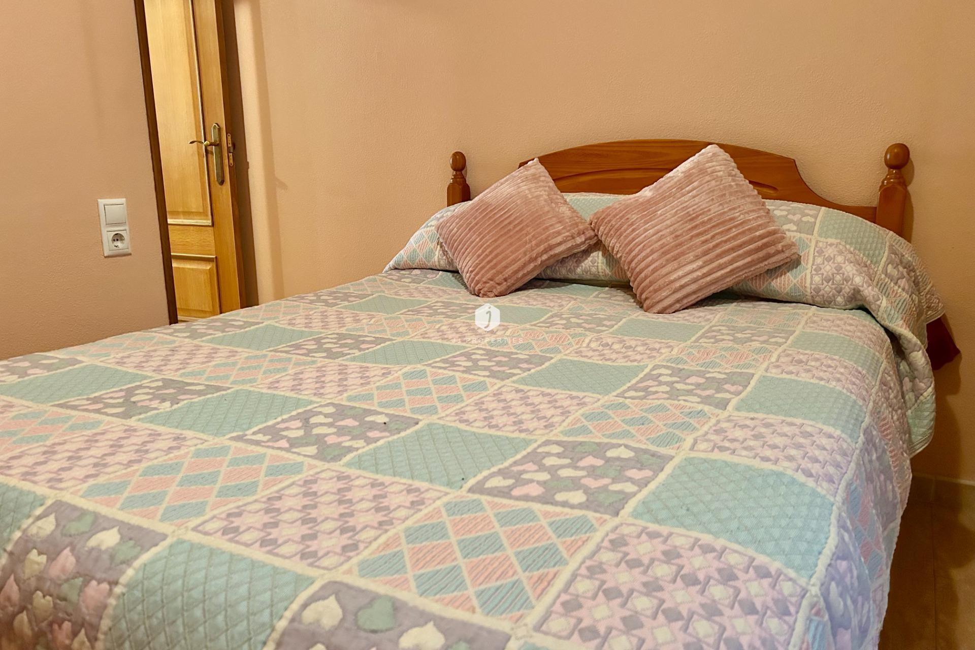 Resale - Apartment / flat -
Torrevieja - Centro