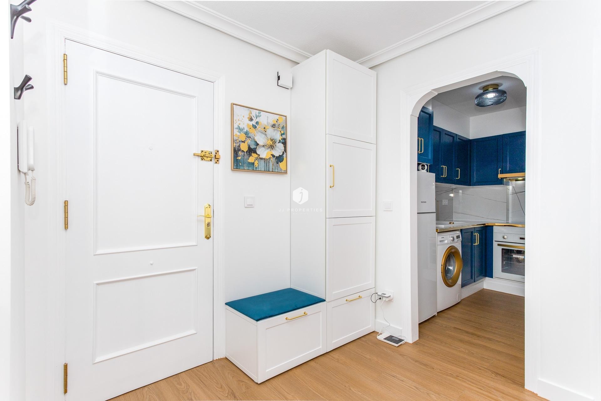 Resale - Apartment / flat -
Torrevieja - Centro