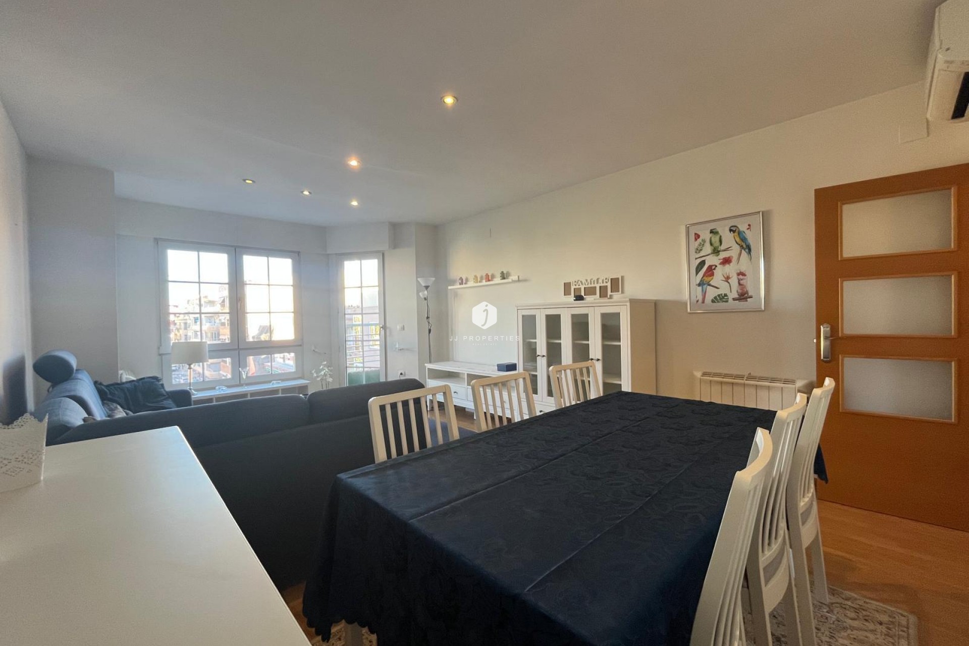 Resale - Apartment / flat -
Torrevieja - Centro