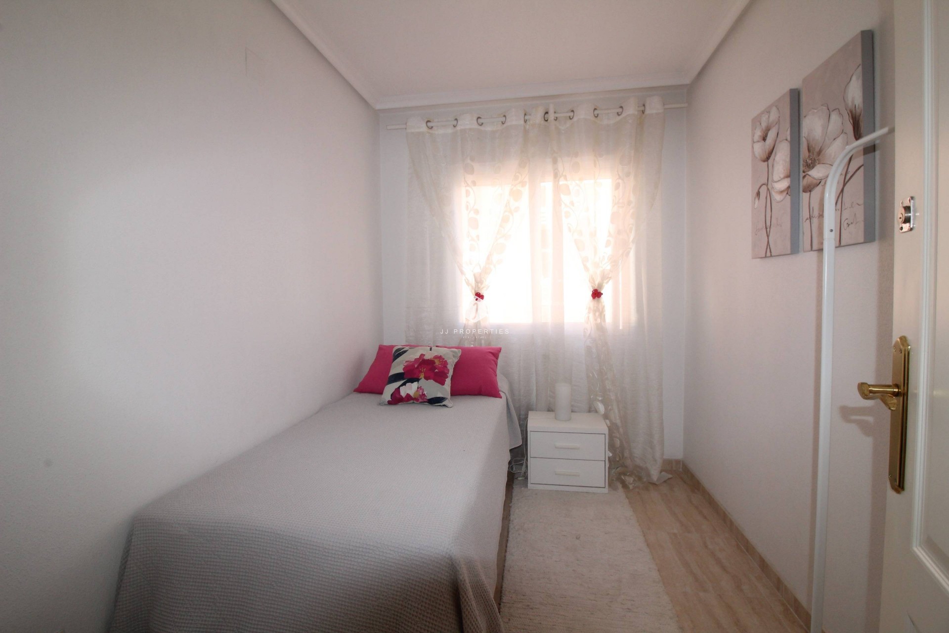 Resale - Apartment / flat -
Torrevieja - Centro