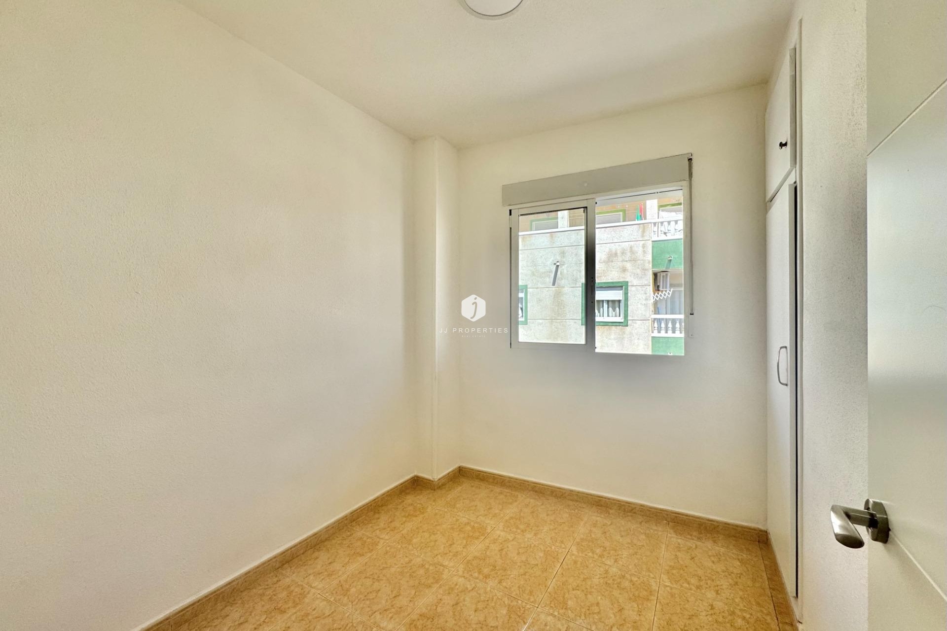 Resale - Apartment / flat -
Torrevieja - Centro