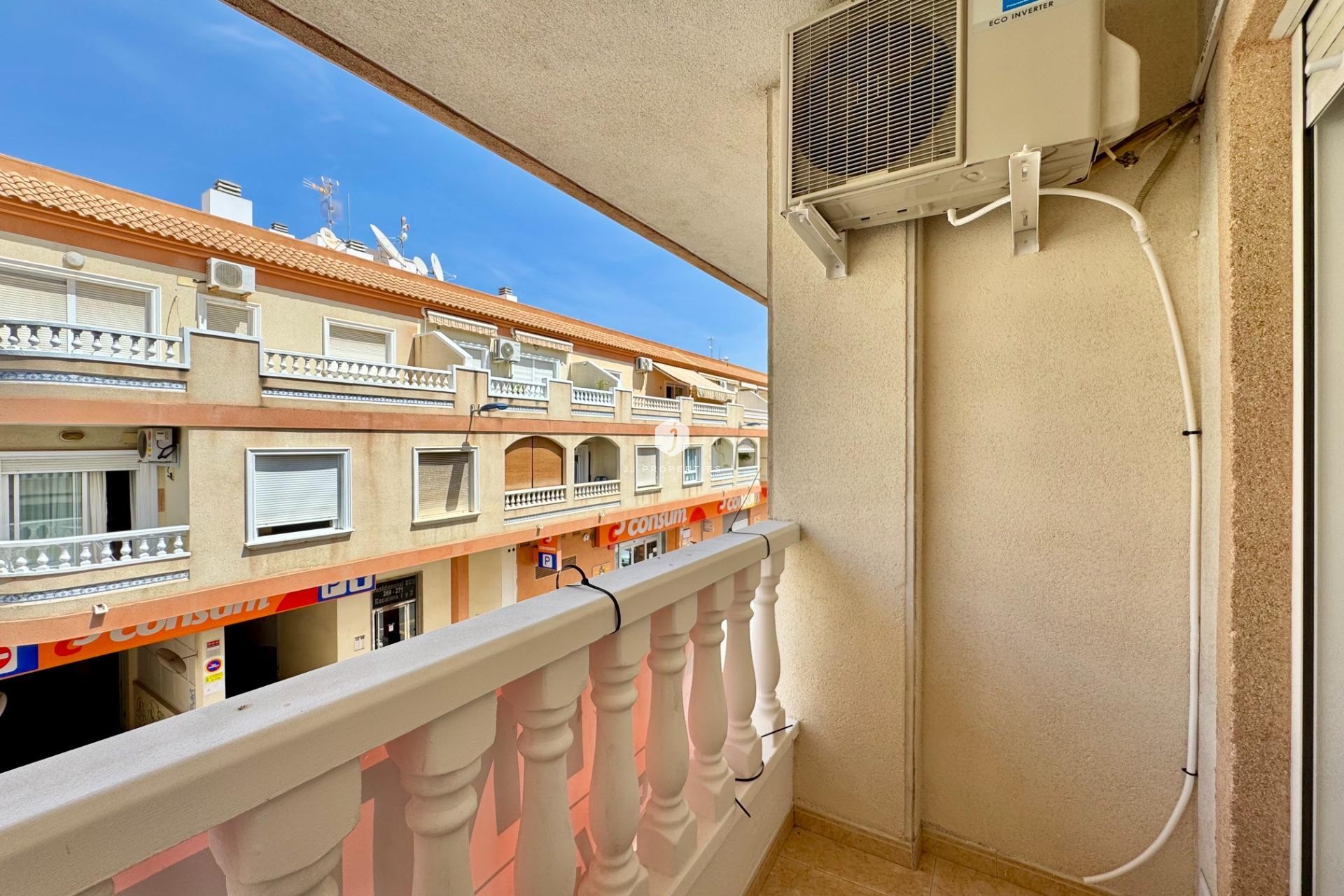 Resale - Apartment / flat -
Torrevieja - Centro