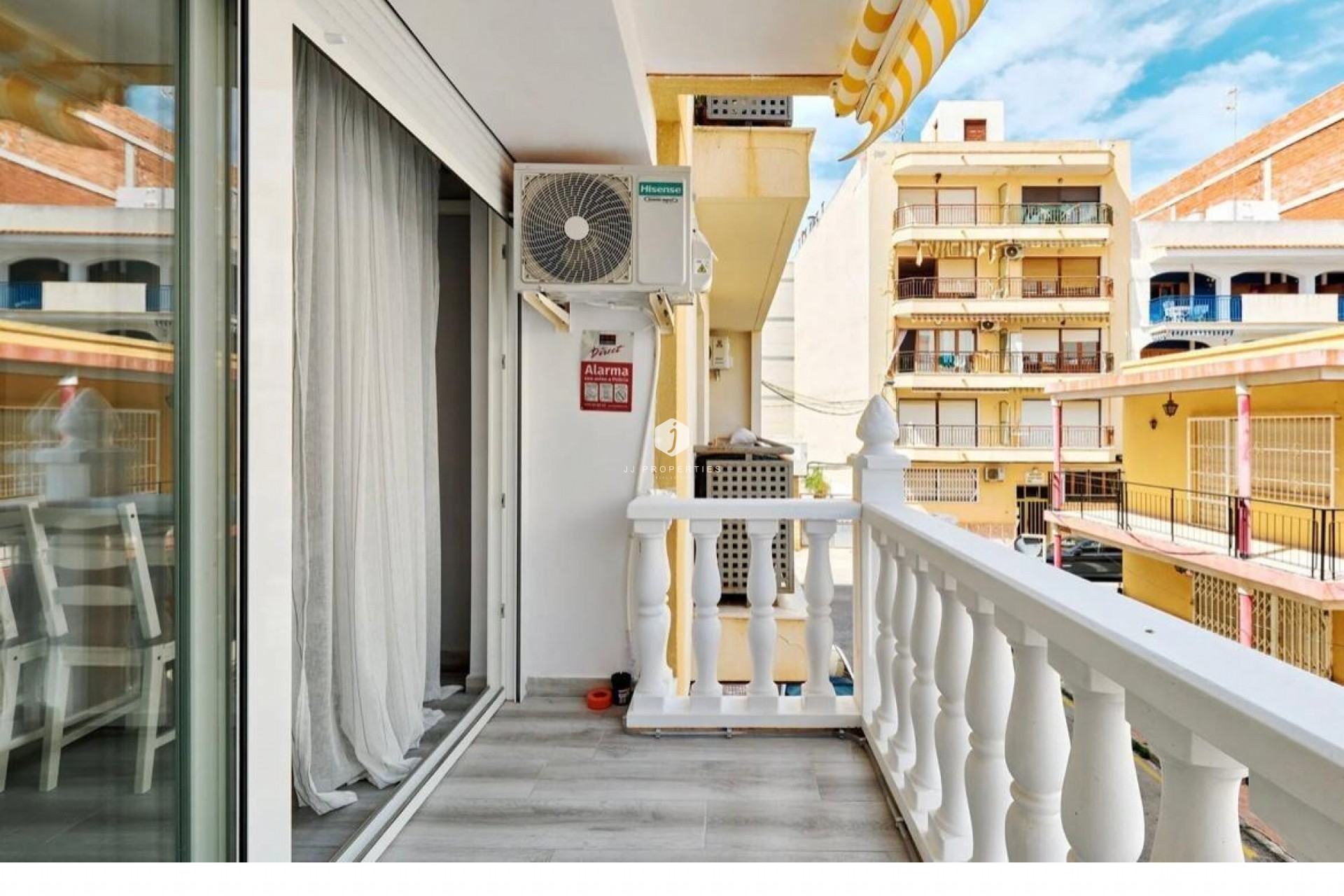 Resale - Apartment / flat -
Torrevieja - Centro