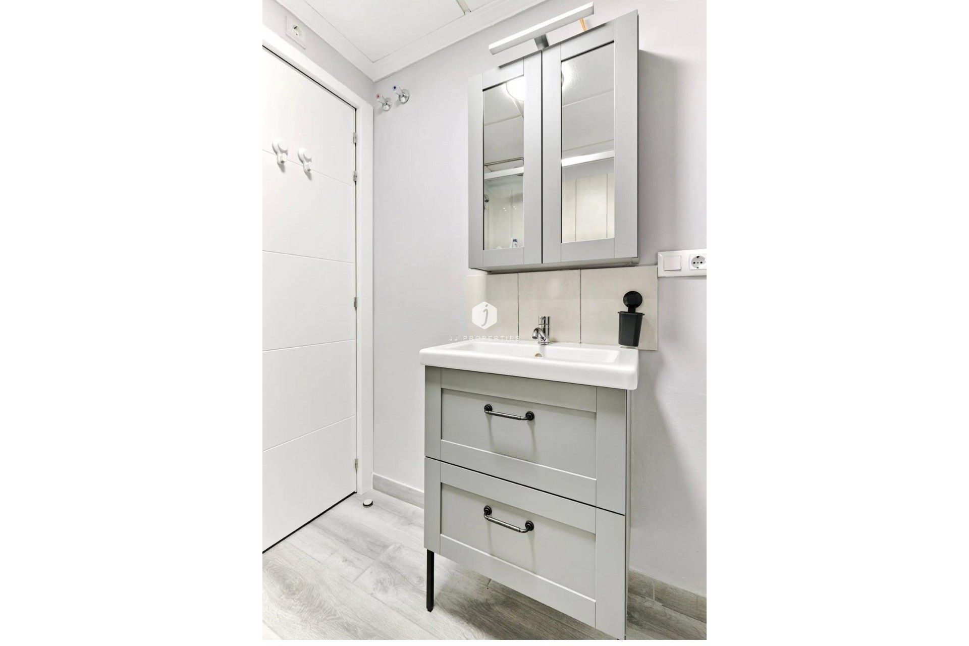 Resale - Apartment / flat -
Torrevieja - Centro