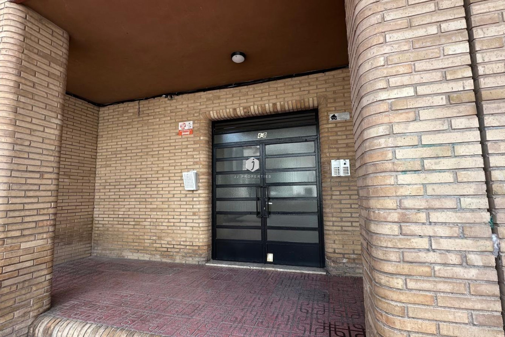 Resale - Apartment / flat -
Torrevieja - Centro