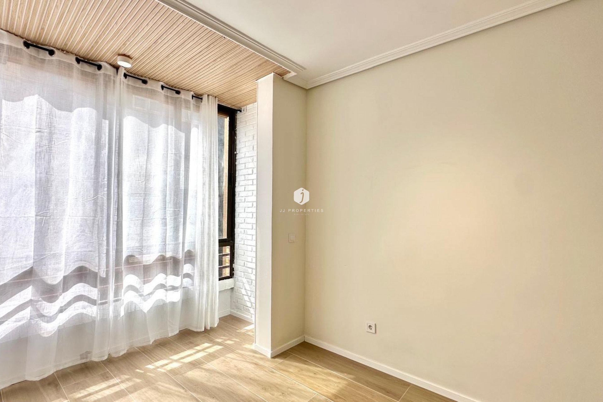 Resale - Apartment / flat -
Torrevieja - Centro