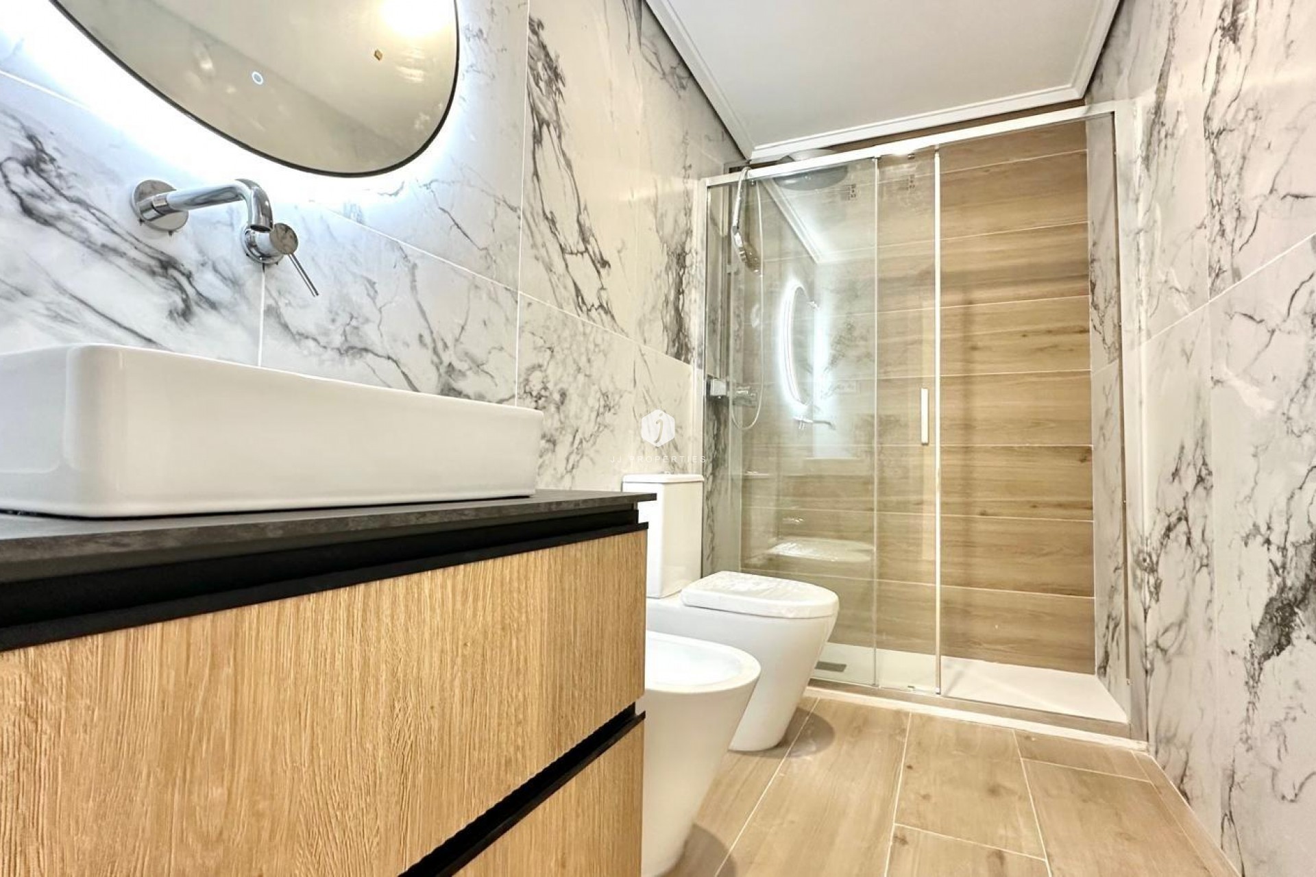 Resale - Apartment / flat -
Torrevieja - Centro