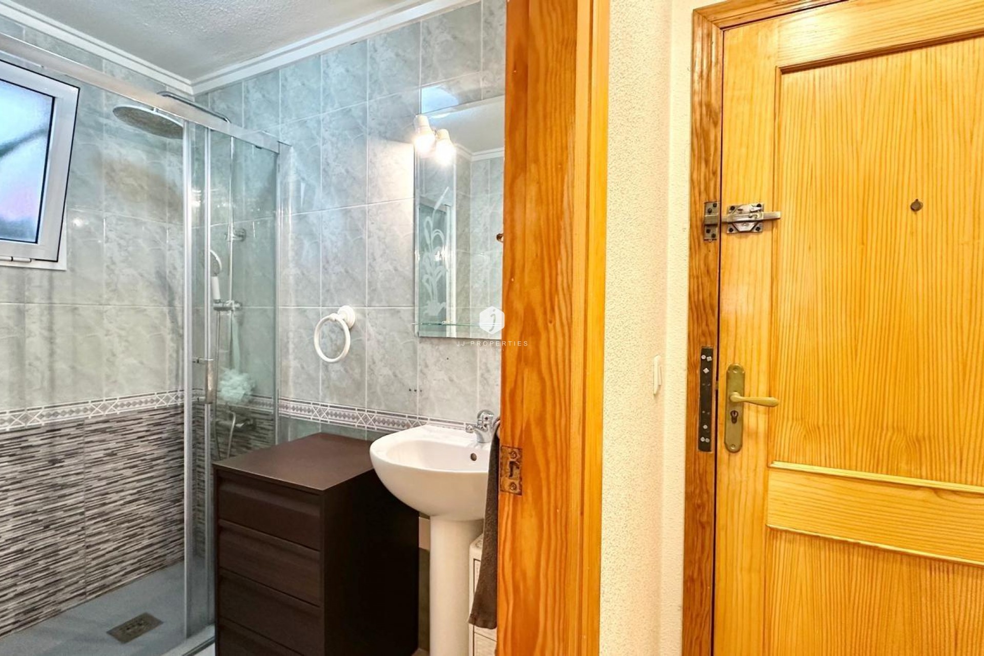 Resale - Apartment / flat -
Torrevieja - Centro
