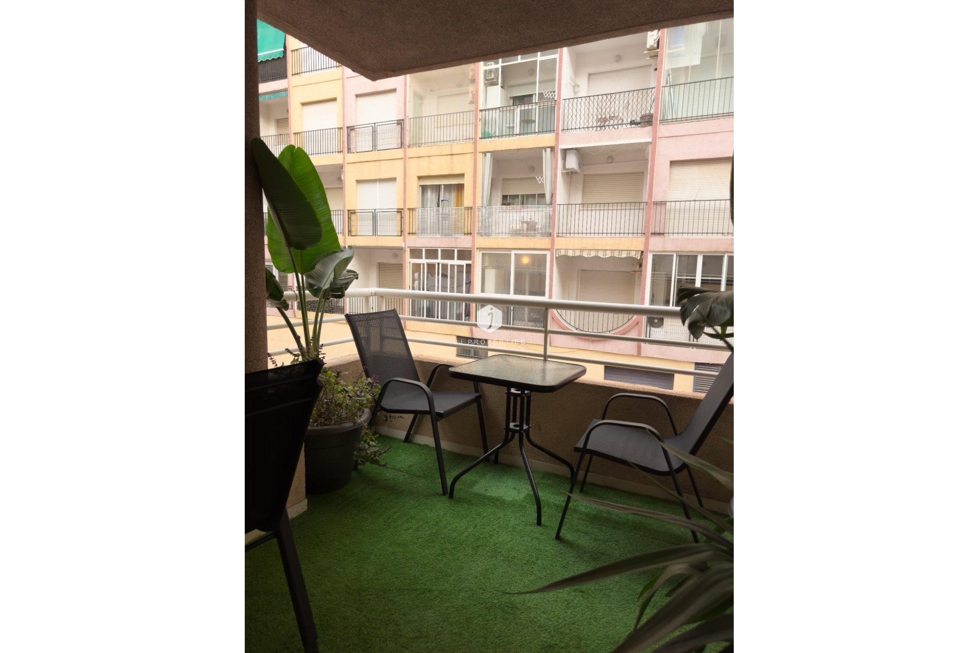 Resale - Apartment / flat -
Torrevieja - Centro