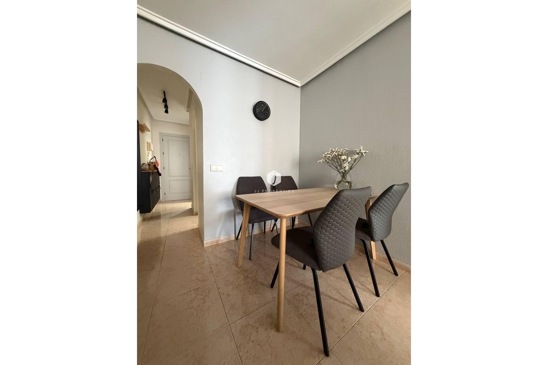 Resale - Apartment / flat -
Torrevieja - Centro