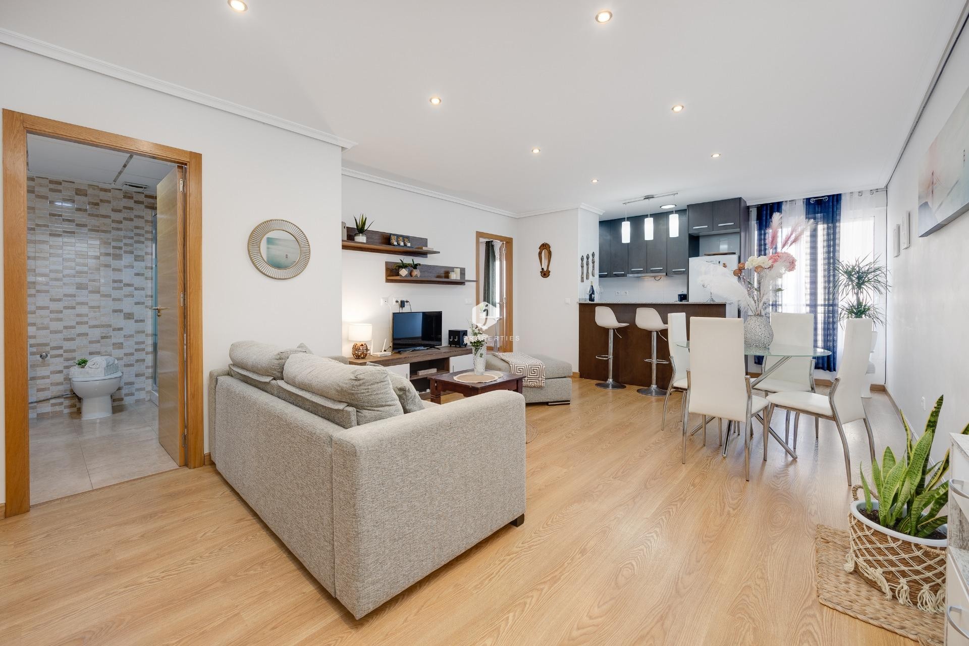 Resale - Apartment / flat -
Torrevieja - Centro