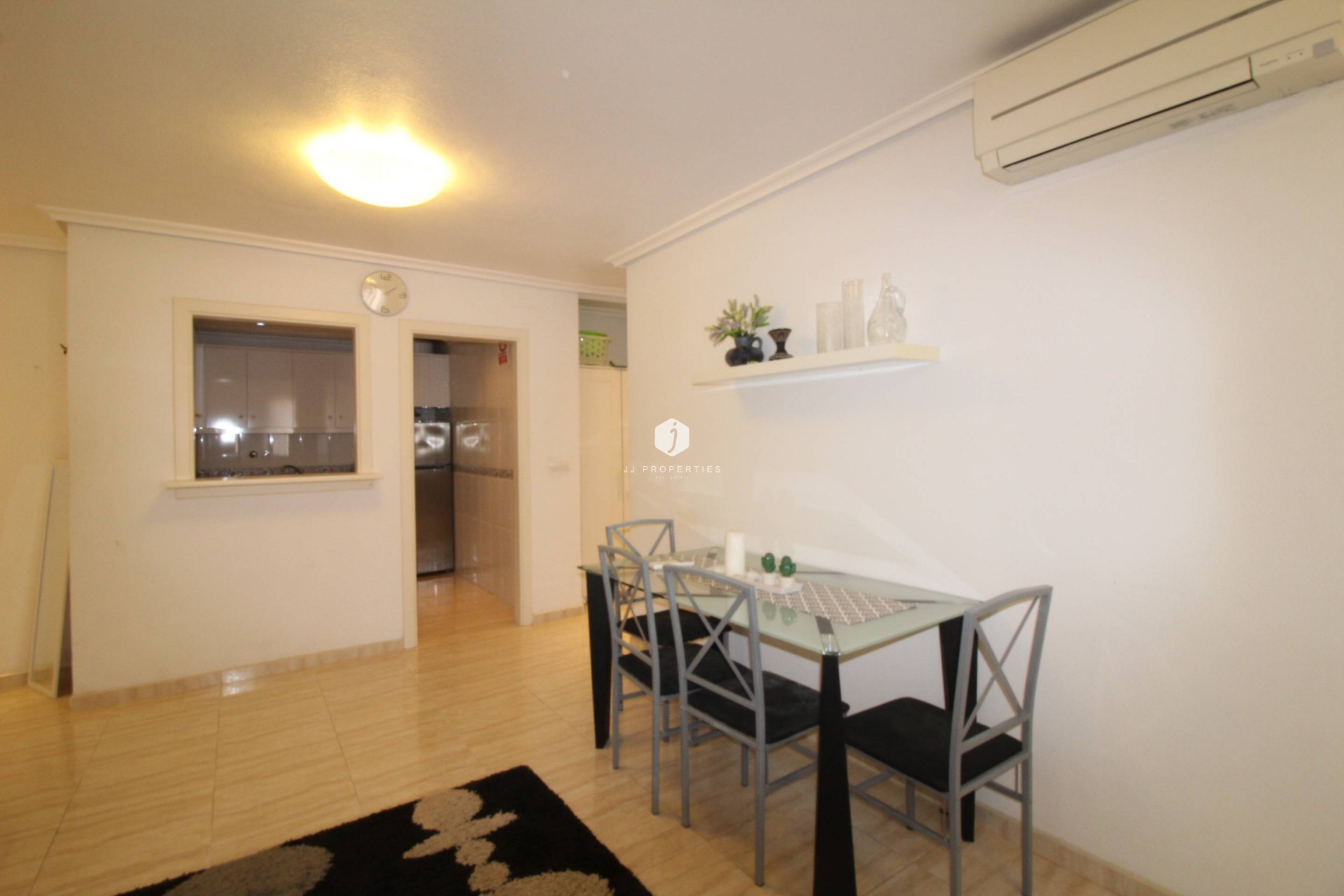 Resale - Apartment / flat -
Torrevieja - Centro