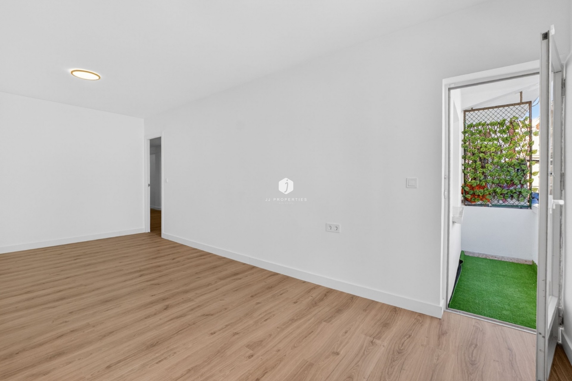 Resale - Apartment / flat -
Torrevieja - Centro